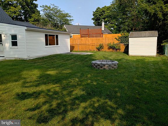 5th image of 42 Farnsworth Ave