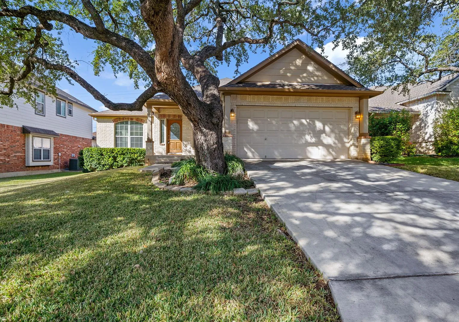 1115 Willow Knl — Photo 1
