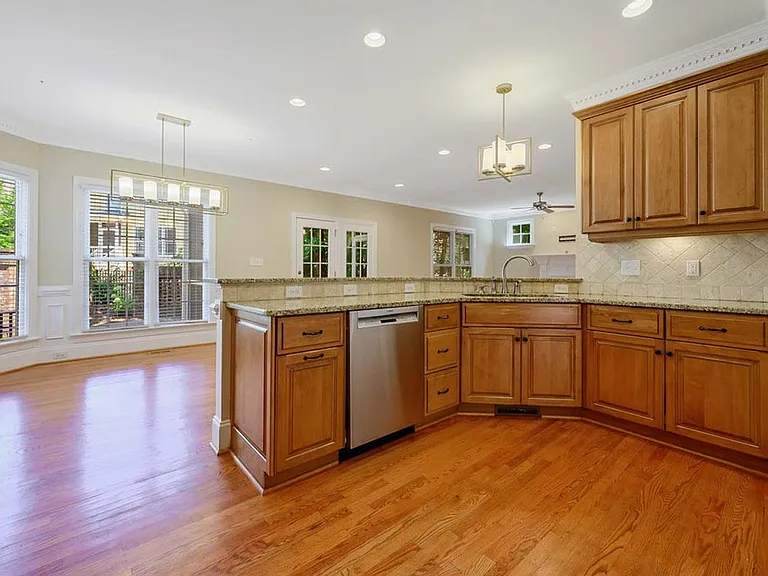 8333 Wheatstone Ln — Photo 15