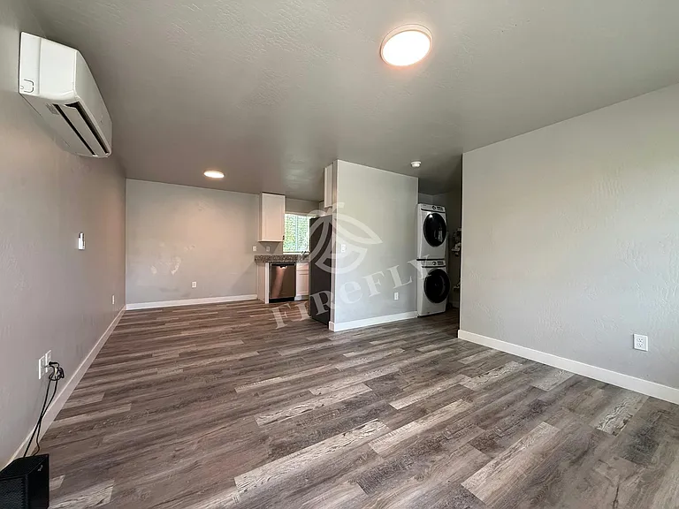 1110 W Woodland Lake Rd #C — Photo 25