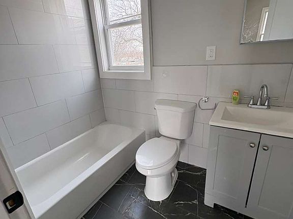 5th image of 649 Grove St #3L