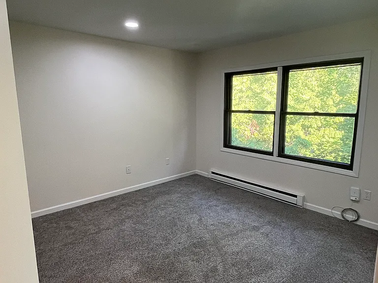 11 Lamoille St #E — Photo 2
