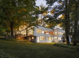 16 Swan Ln, Lexington, MA 02421