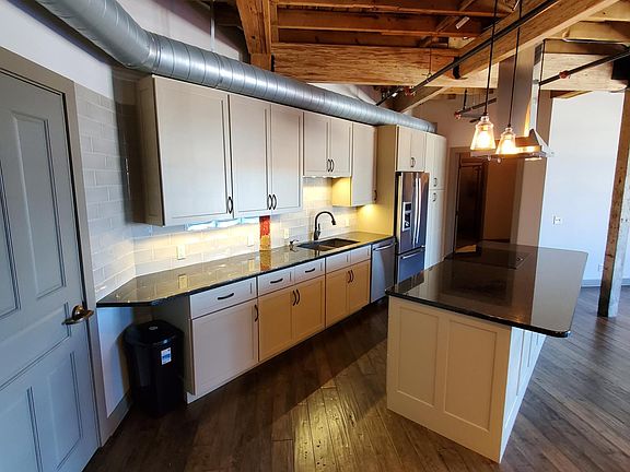 4th image of 200 Prairie St Ste 305