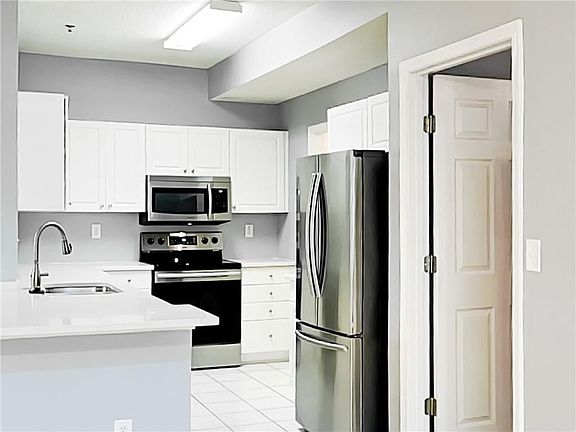 3rd image of 610 Spring Heights Ln SE Unit 6/610