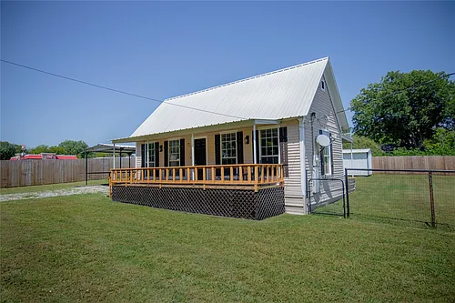 605 Orange Ave Photo 1