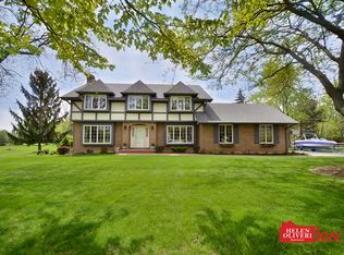 19 Pheasant Run, Hawthorn Woods, IL 60047