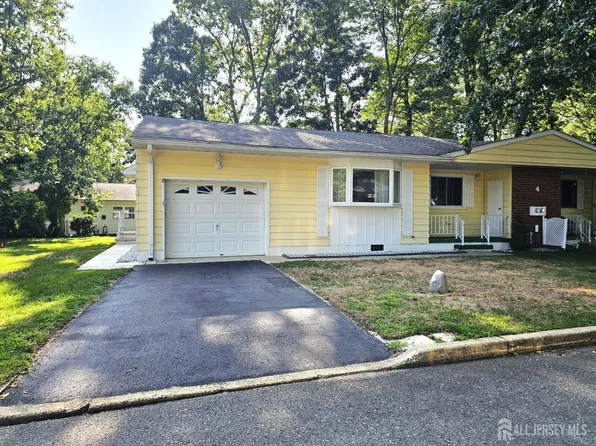 4 Wyoming Ave #B, Manchester Township, NJ 08759