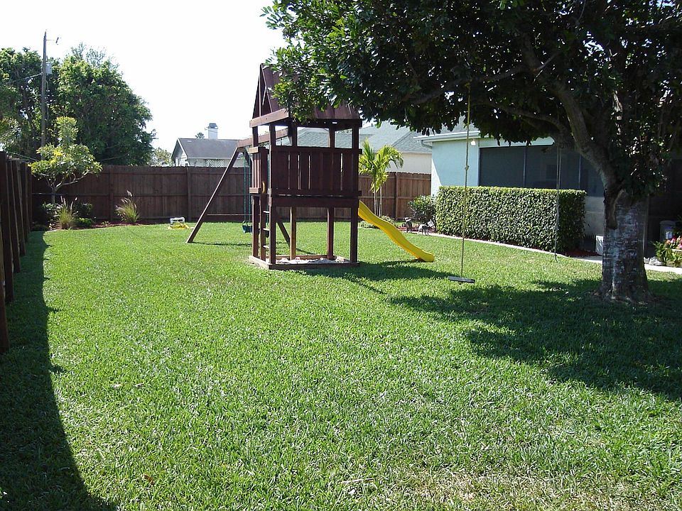 2nd image of 813 SW 4th Ave