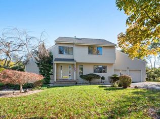 25 Ditmars Cir, Hillsborough, NJ