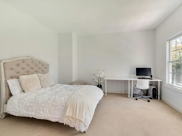 7 The Registry — Photo 21