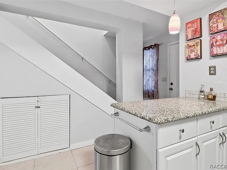 791 E Hartford St #1B — Photo 9
