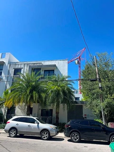 751 NW 1st St — Photo 1