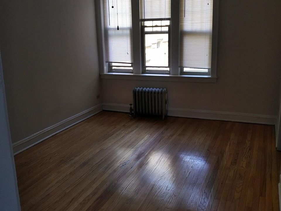 2nd image of 1032 S Oak Park Ave APT 3E