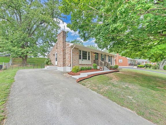 5th image of 1868 Terry Dr