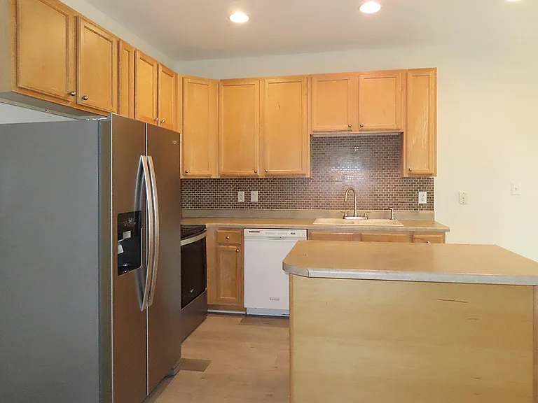 245 Plaza Dr #E — Photo 8