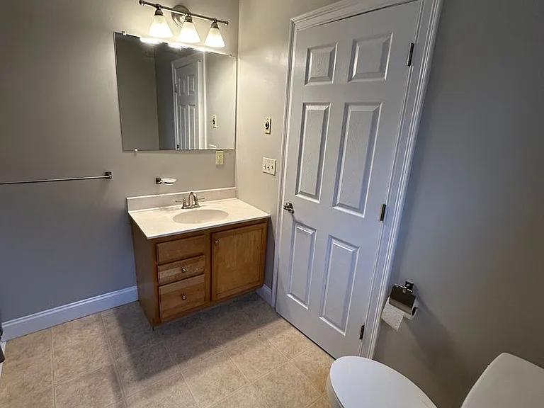 1044 North Ave #4 — Photo 19
