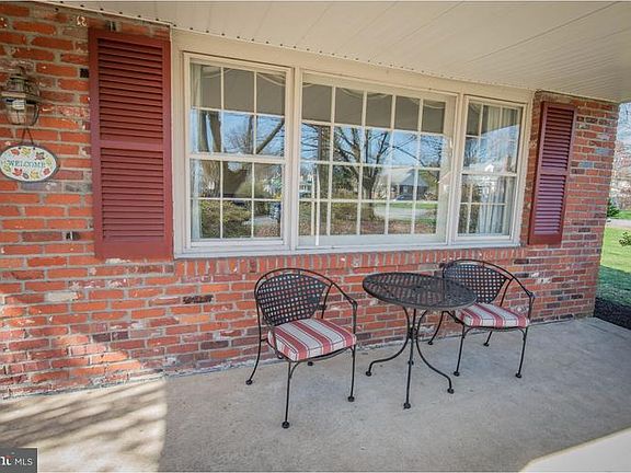 4th image of 542 Pickering Ln
