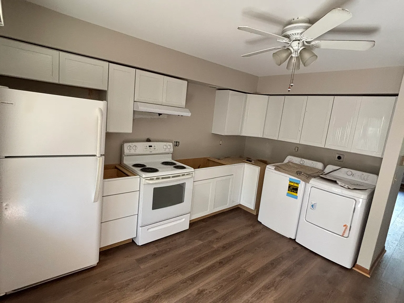 2 bed, 950 sqft, $1,600 — Photo 2