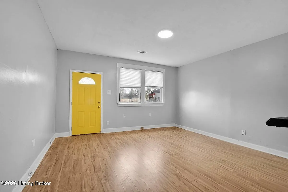Building Photo - 330 N 20th St