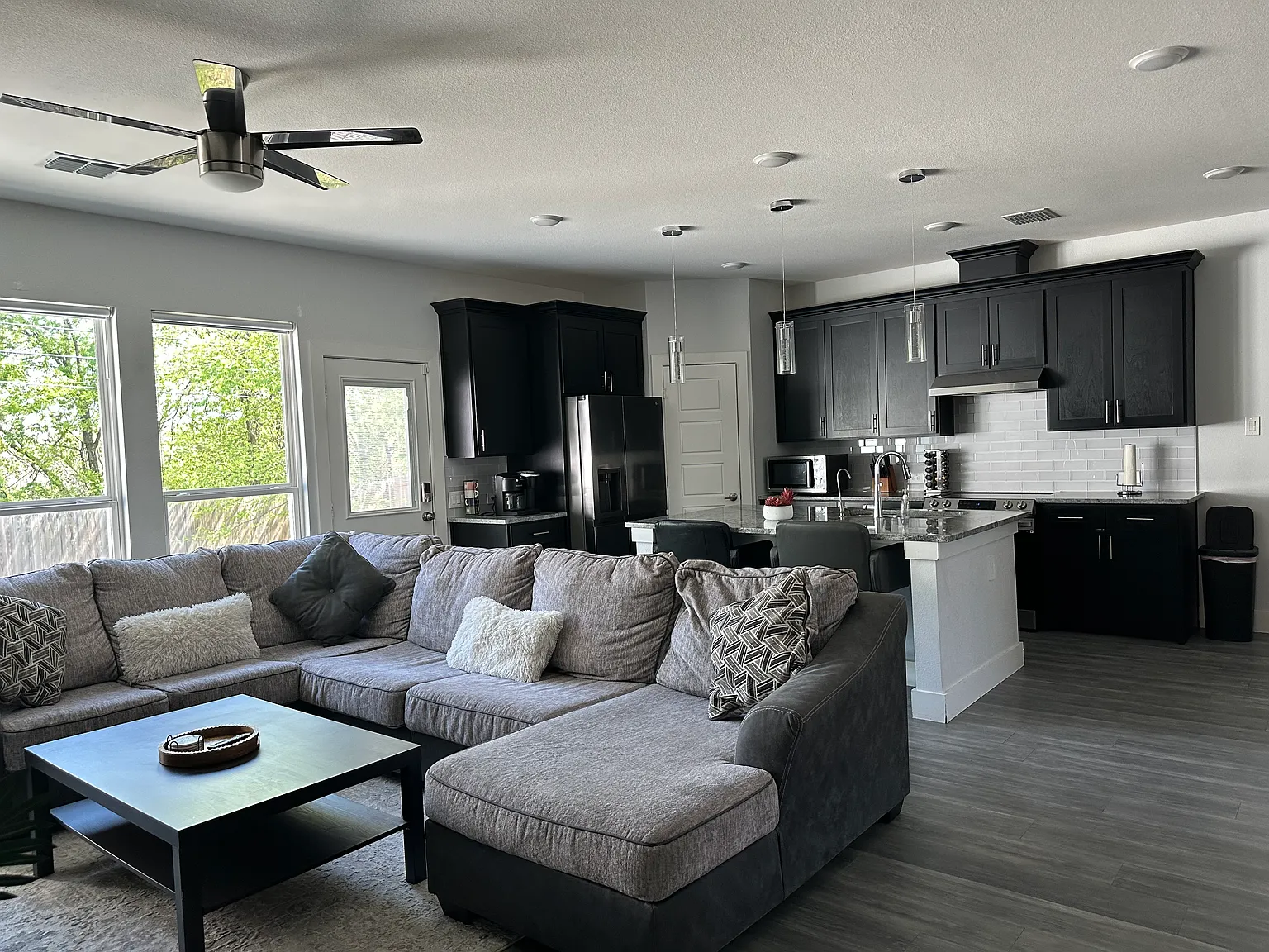 4 bed, $4,000 — Photo 3