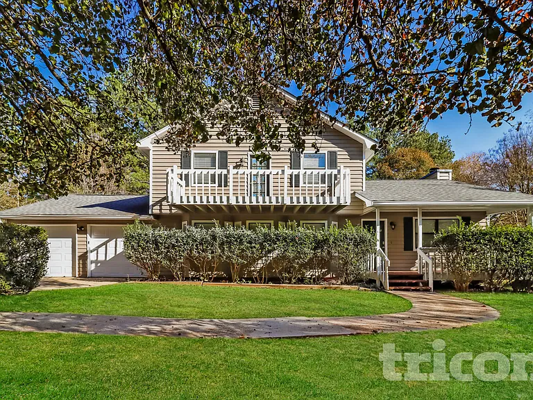 20 Summerfield Ct — Photo 1