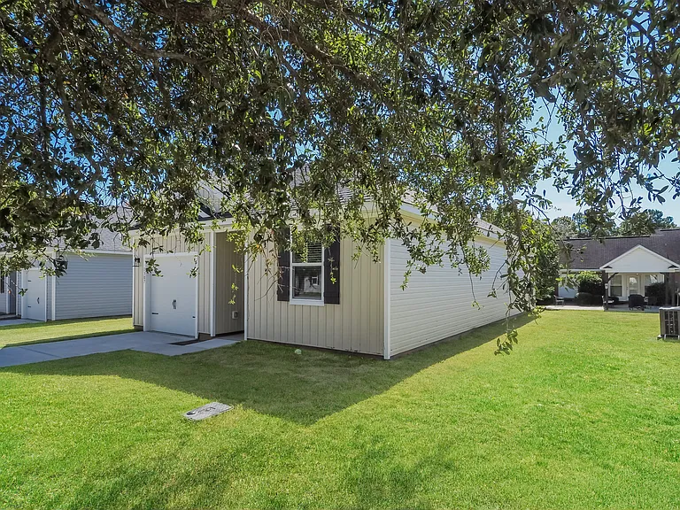 1307 Warrens Way — Photo 1