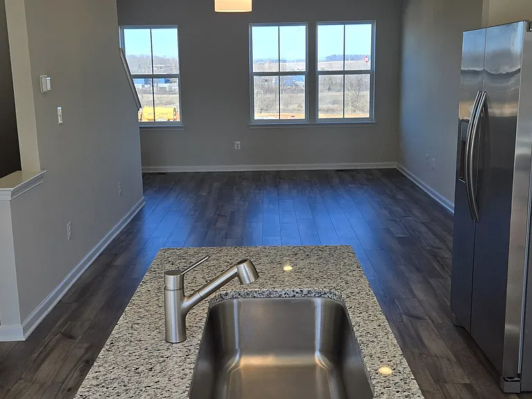 1308 Cedar Valley Rd — Photo 6