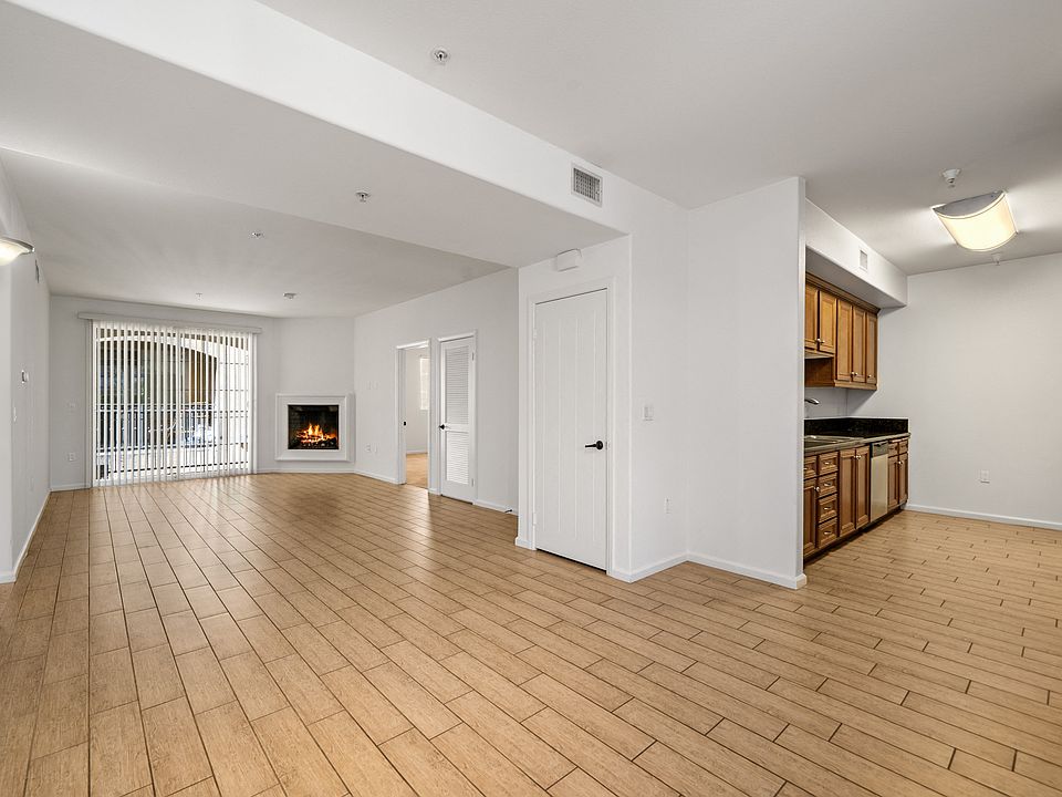 Le Blanc Apartments 21501 Roscoe Blvd Canoga Park CA Zillow