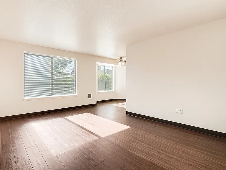 Park Avenue Village Apartments — Photo 6