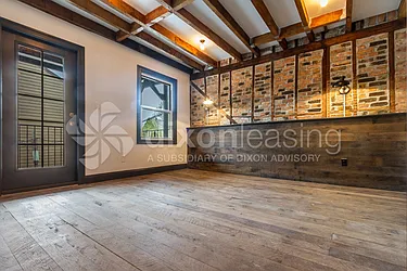 Rented by Dixon Advisory USA Inc.