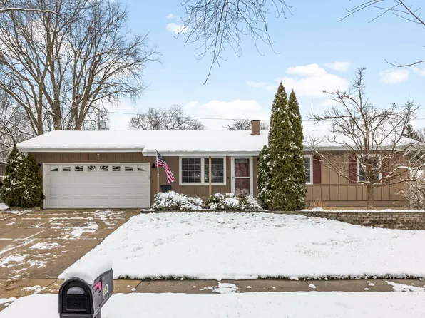 1620 Lucylle Ave, St Charles, IL 60174