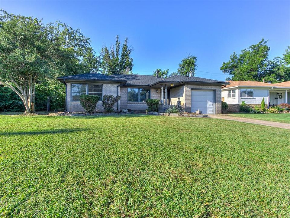 1st image of 1702 Oxford Way