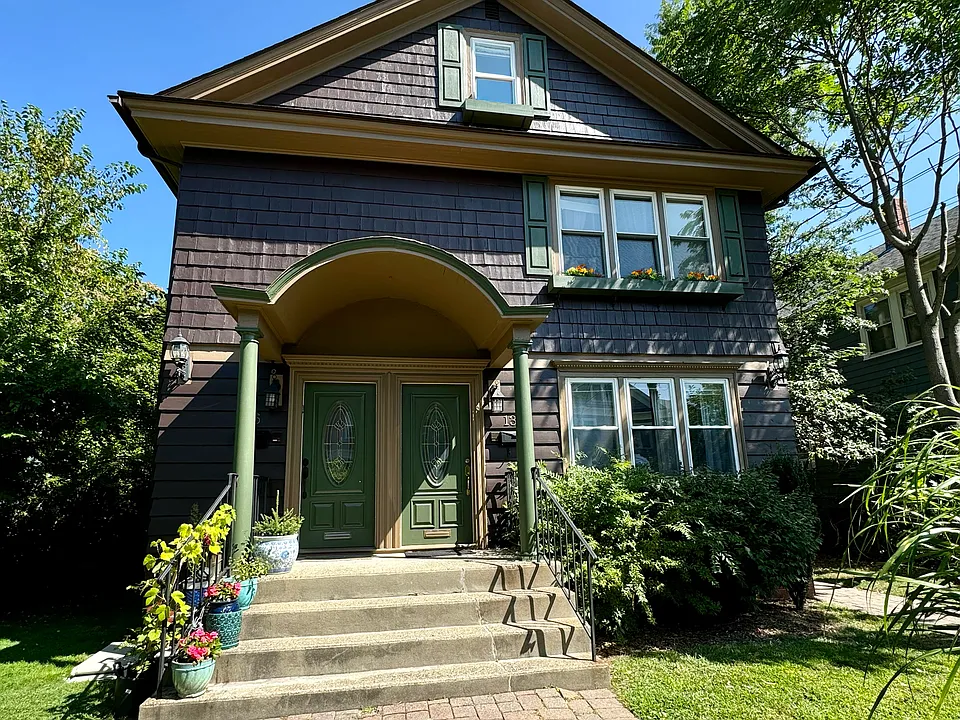 138 Lancaster St