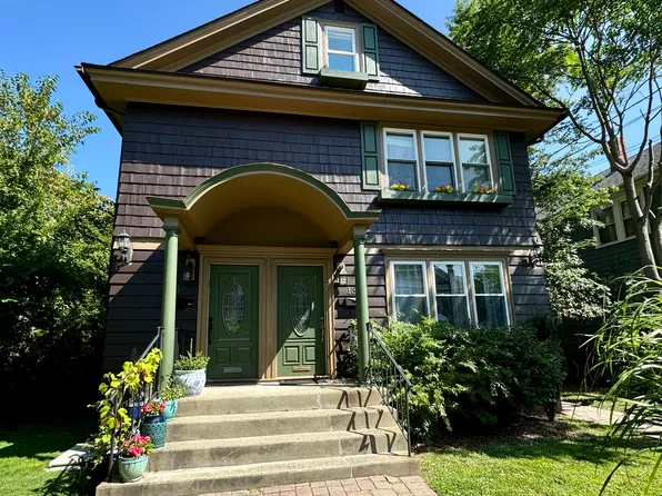 138 Lancaster St, Providence, RI 02906