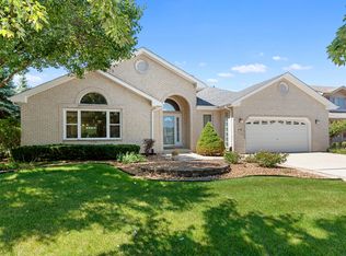 9134 Chatham Ct, Woodridge, IL 60517