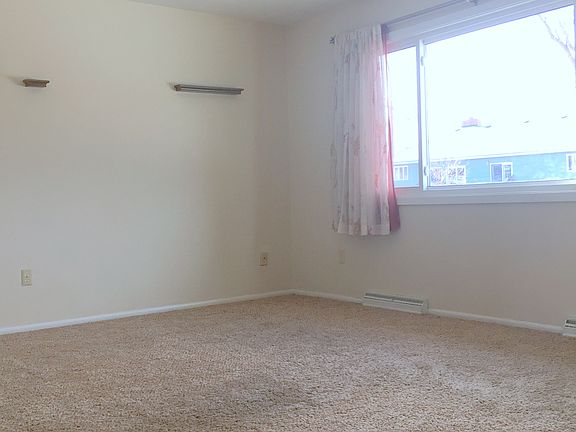 3rd image of 1621 Rehberg Ln