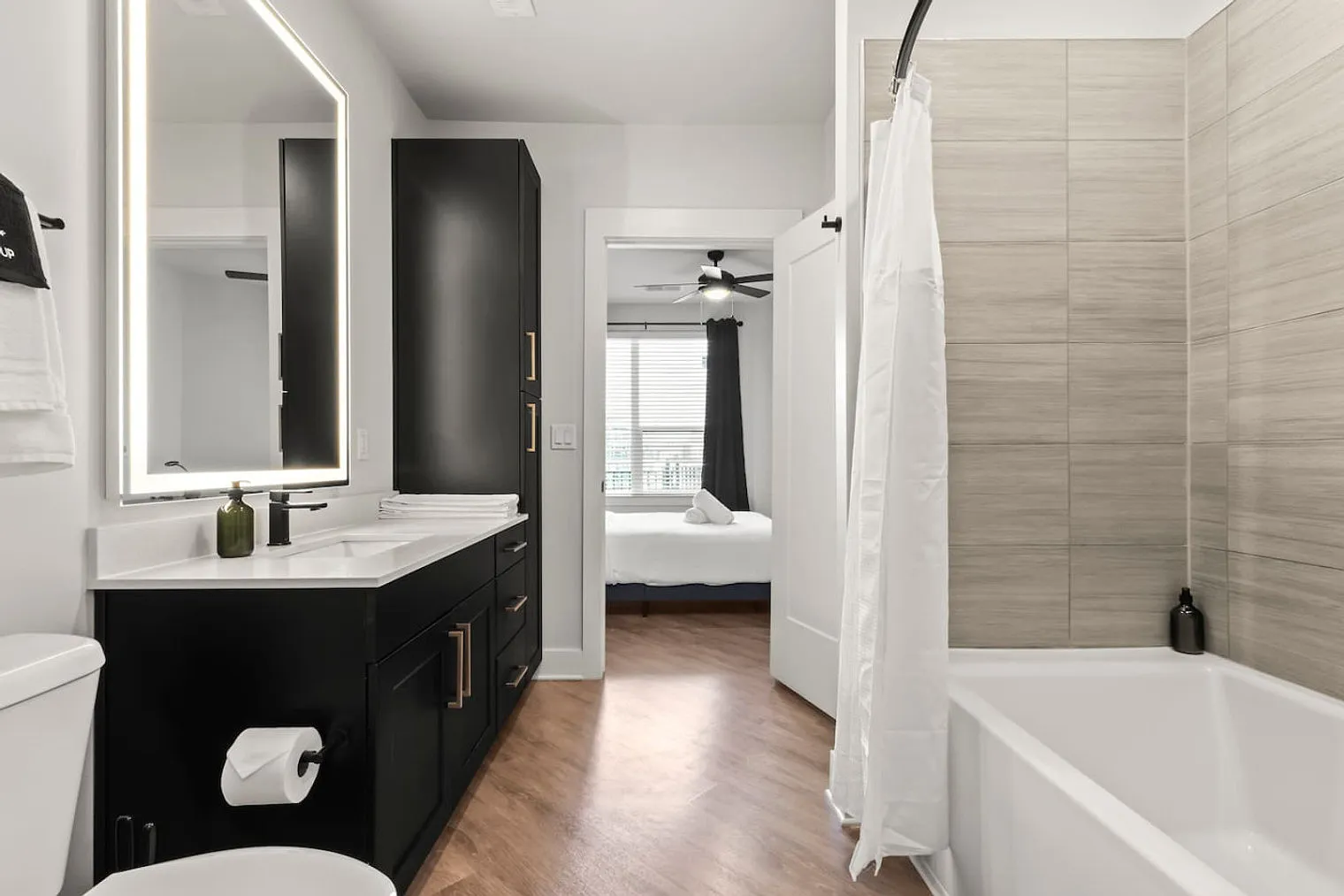 1 bed, 1.0 bath, 753 sqft, $5,585 — Photo 3