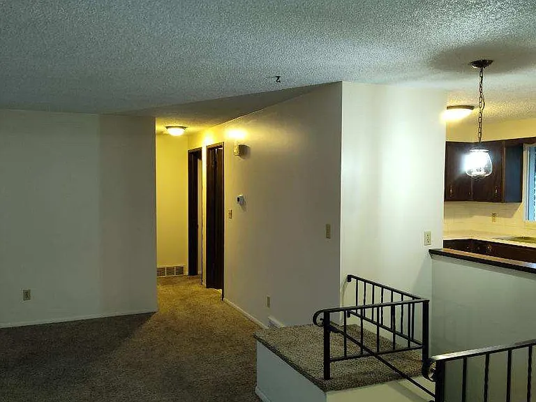 413 W Holland Ave #1 — Photo 3