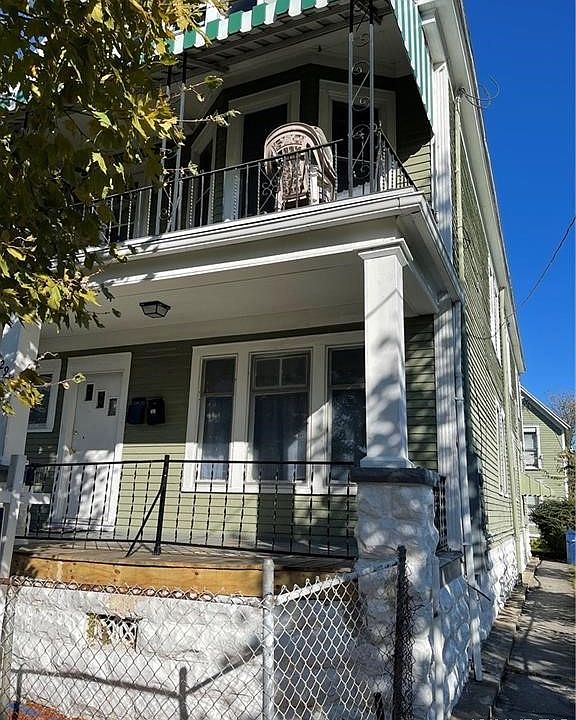 1st image of 291 Walnut St