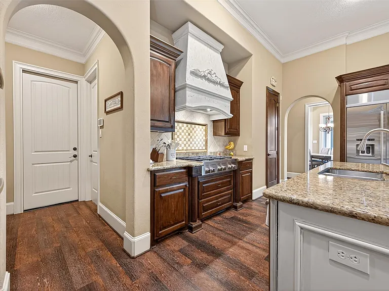 7414 Dayhill Dr — Photo 20