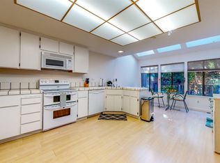 40 Flicker Dr, Novato, CA 94949