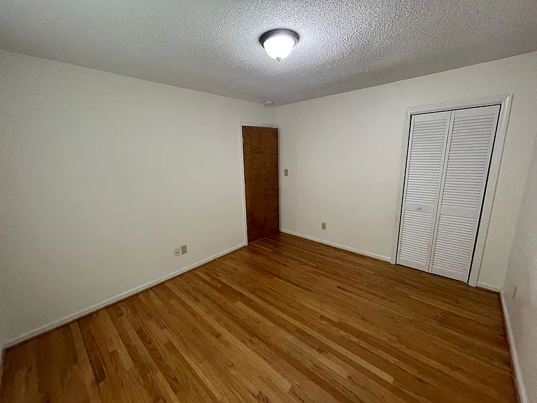 408 Sunset Dr — Photo 11
