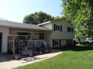 3011 Roselawn Dr, Grand Island, NE 68801