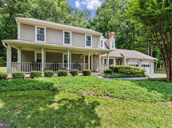 7103 Park Point Ct, Fairfax Station, VA 22039
