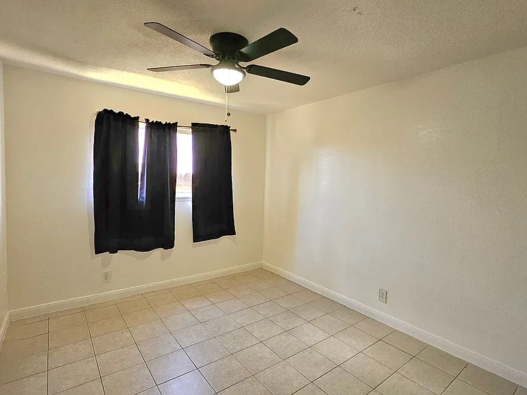 21398 Baldwin Ln — Photo 19
