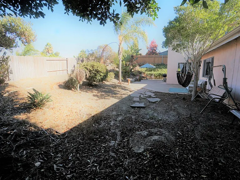 960 Nolbey St — Photo 17