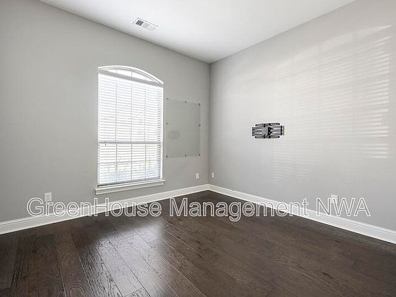 4th image of 1405 SW Hamilton Ave