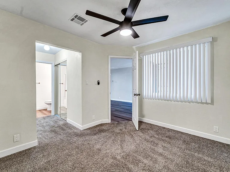 317 W Hononegh Dr #7 — Photo 20