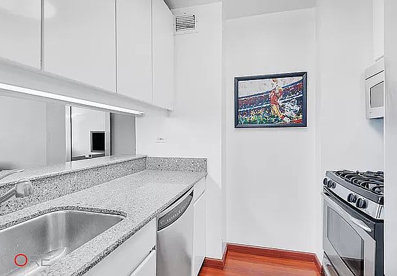2nd image of 295 Greenwich St APT 7E